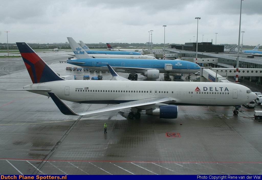 N194DN Boeing 767-300 Delta Airlines by Rene van der Wal
