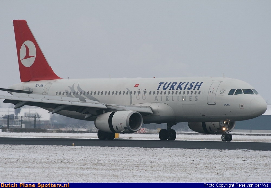 TC-JPK Airbus A320 Turkish Airlines by Rene van der Wal