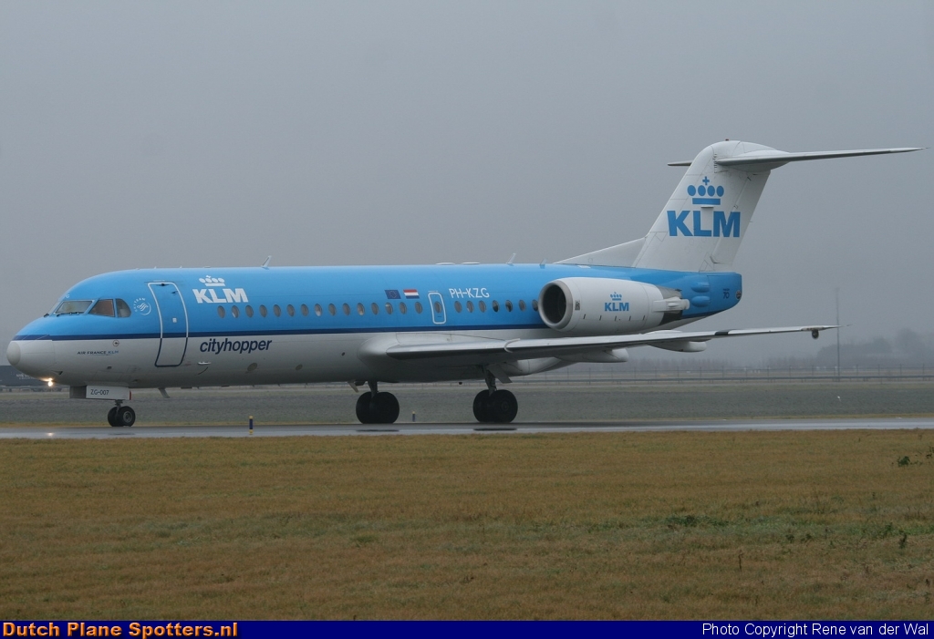 PH-KZG Fokker 70 KLM Cityhopper by Rene van der Wal