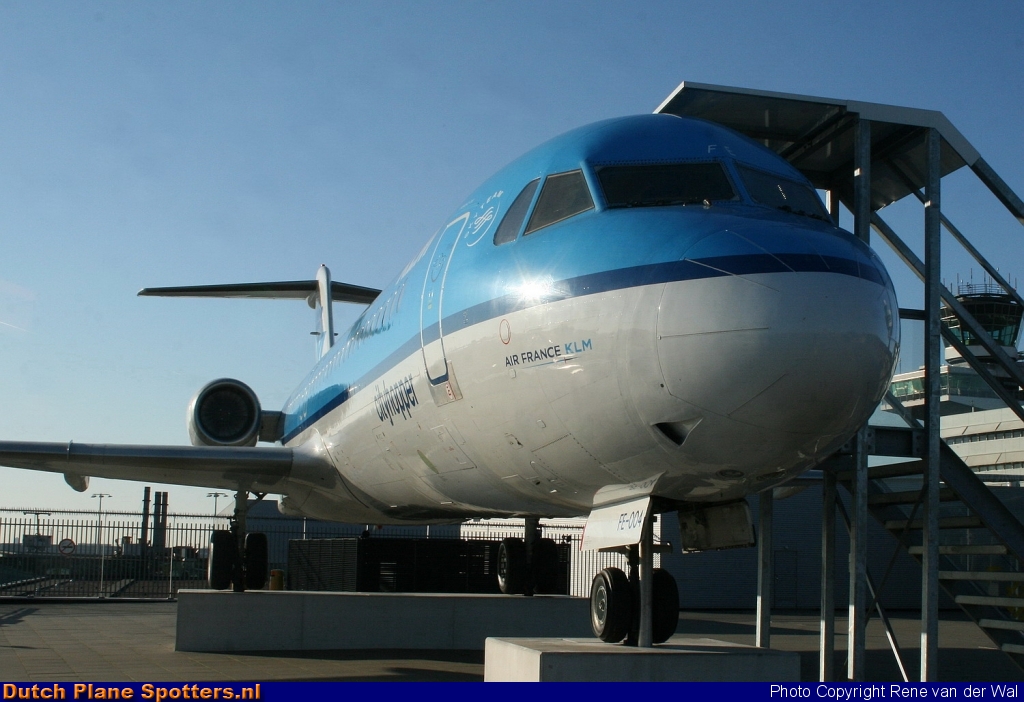 PH-OFE Fokker 100 KLM Cityhopper by Rene van der Wal