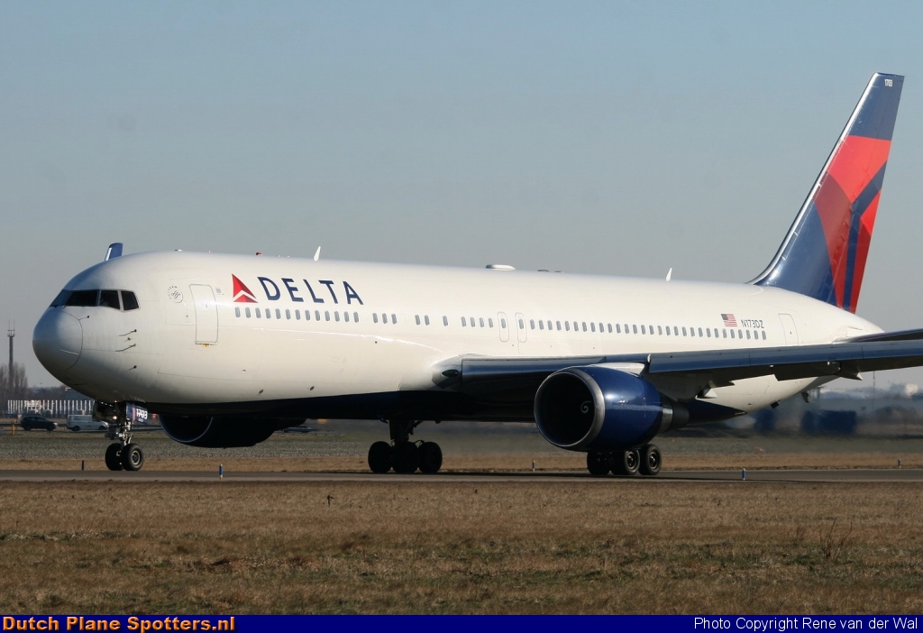 N173DZ Boeing 767-300 Delta Airlines by Rene van der Wal