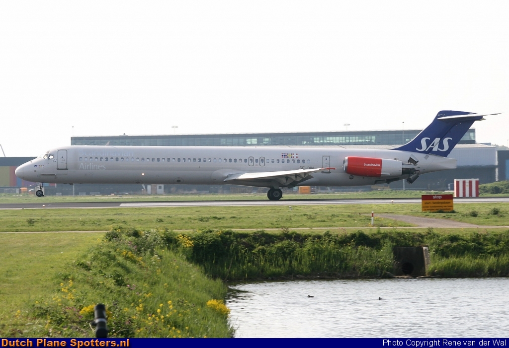 SE-DIN McDonnell Douglas MD-82 SAS Scandinavian Airlines by Rene van der Wal