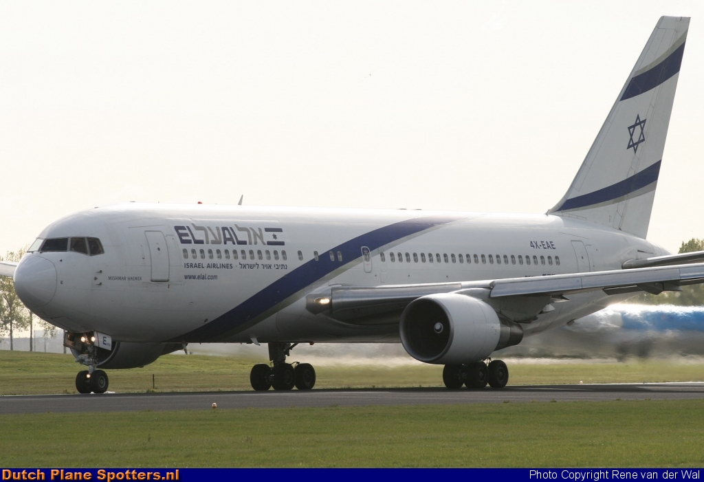 4X-EAE Boeing 767-200 El Al Israel Airlines by Rene van der Wal