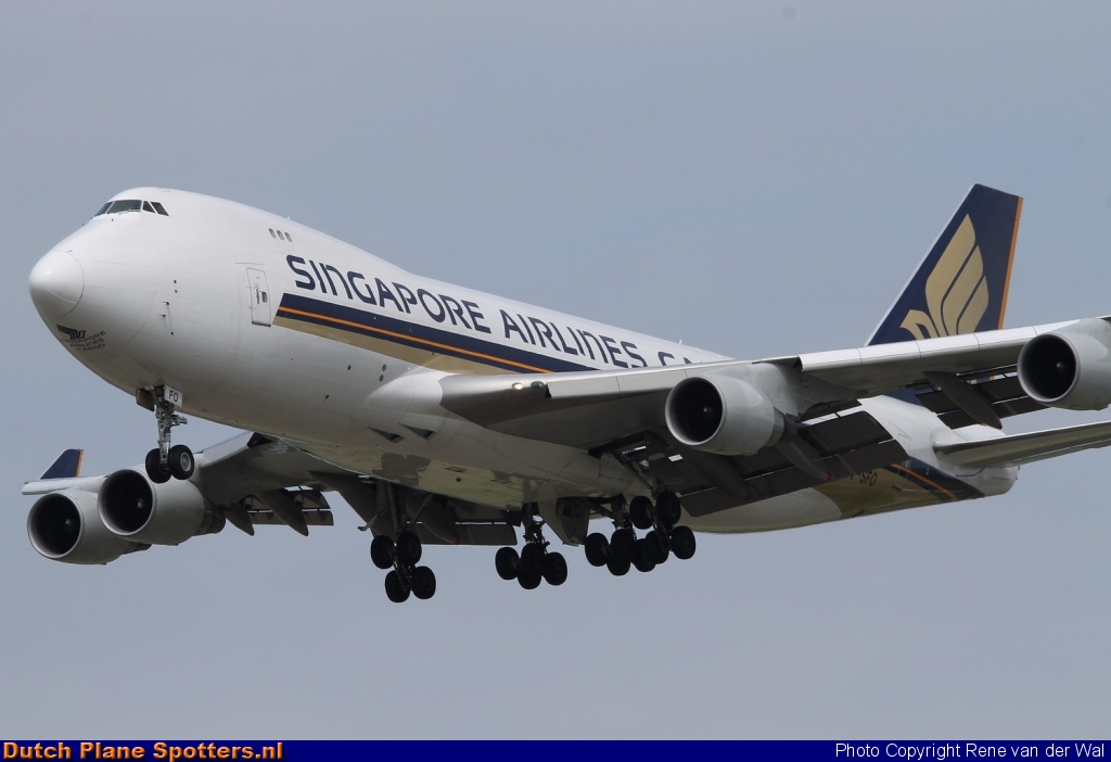 9V-SFO Boeing 747-400 Singapore Airlines Cargo by Rene van der Wal