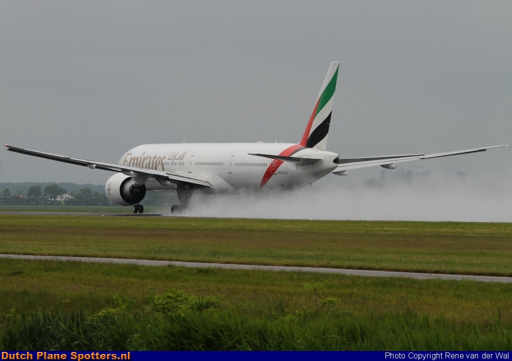 A6-ECG Boeing 777-300 Emirates by Rene van der Wal