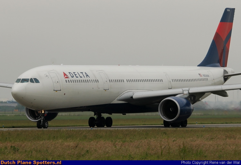 N806NW Airbus A330-200 Delta Airlines by Rene van der Wal