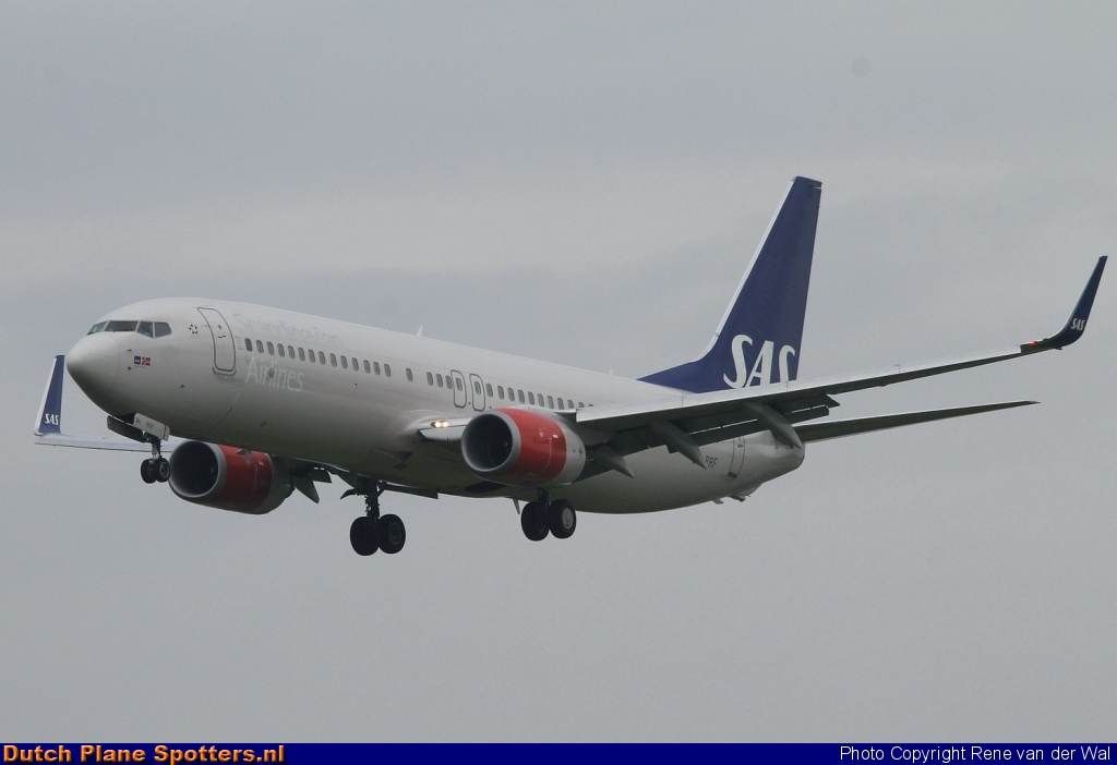 LN-RRF Boeing 737-800 SAS Scandinavian Airlines by Rene van der Wal