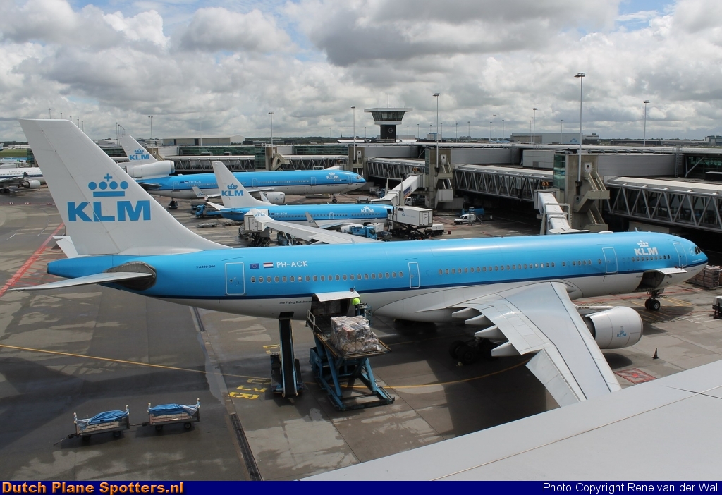 PH-AOK Airbus A330-200 KLM Royal Dutch Airlines by Rene van der Wal