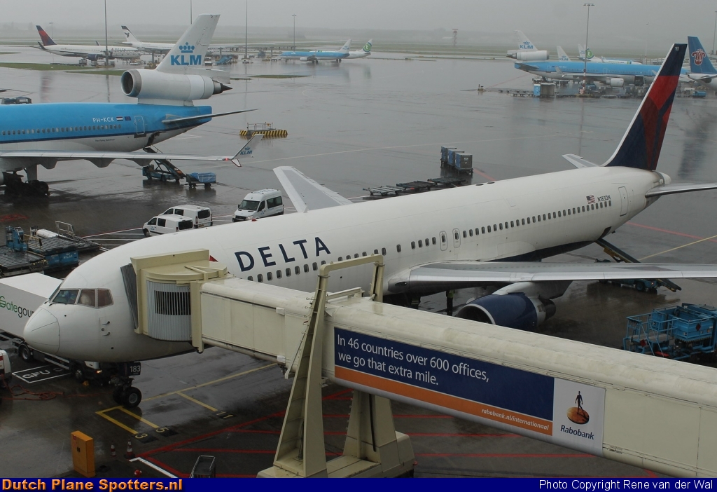 N183DN Boeing 767-300 Delta Airlines by Rene van der Wal