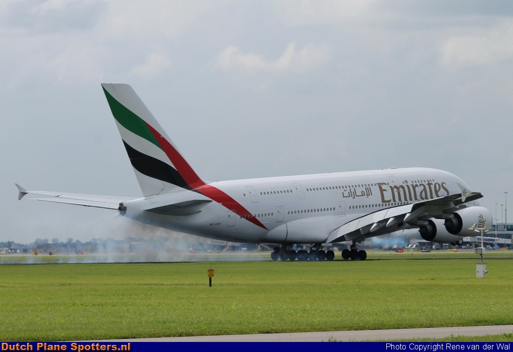 A6-EDK Airbus A380-800 Emirates by Rene van der Wal