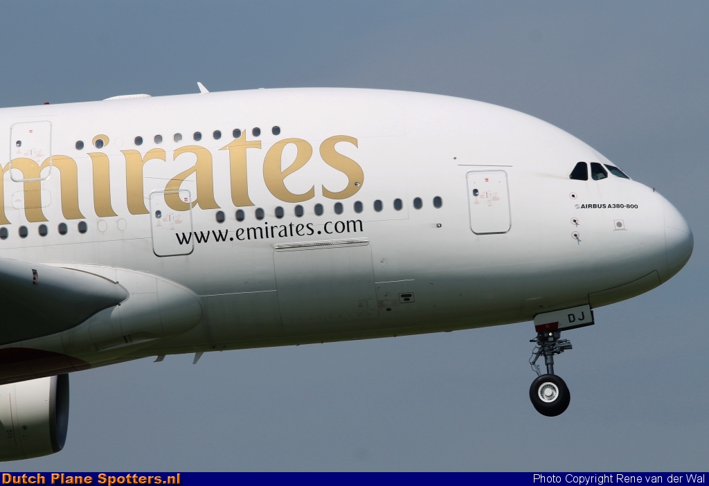 A6-EDJ Airbus A380-800 Emirates by Rene van der Wal