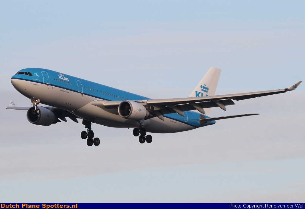 PH-AOA Airbus A330-200 KLM Royal Dutch Airlines by Rene van der Wal