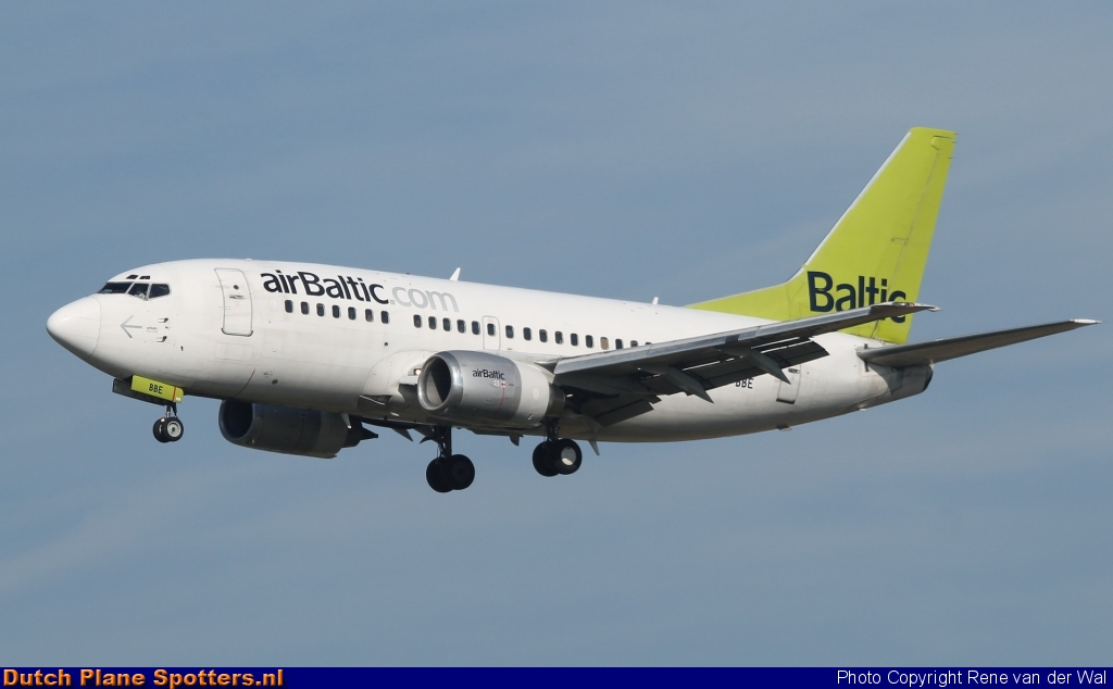 YL-BBE Boeing 737-500 Air Baltic by Rene van der Wal