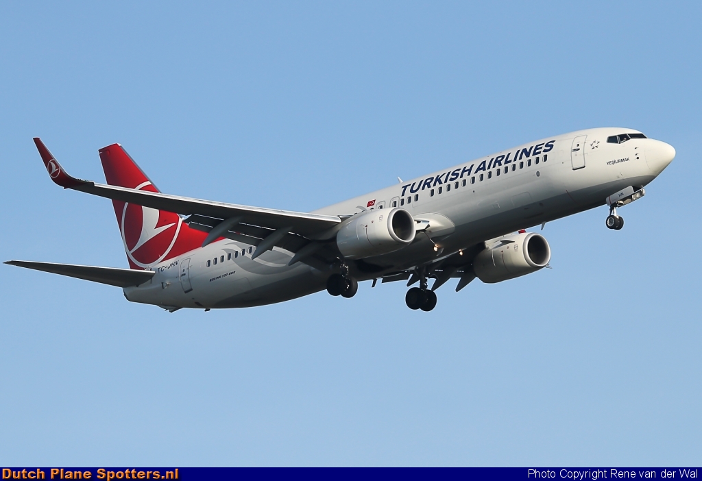 TC-JHN Boeing 737-800 Turkish Airlines by Rene van der Wal
