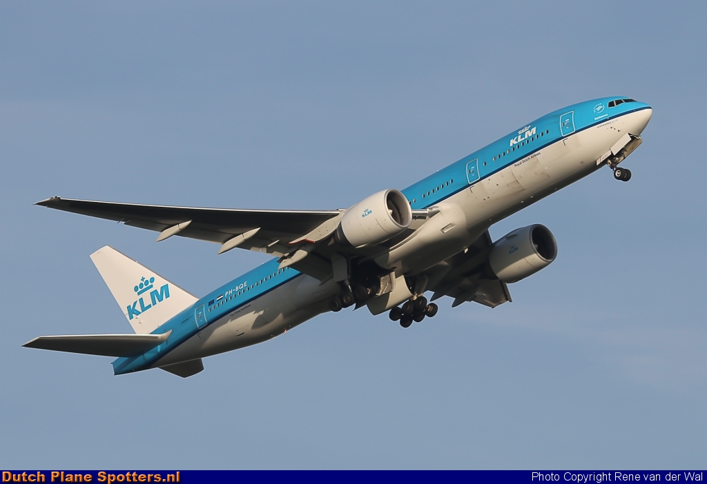 PH-BQE Boeing 777-200 KLM Royal Dutch Airlines by Rene van der Wal