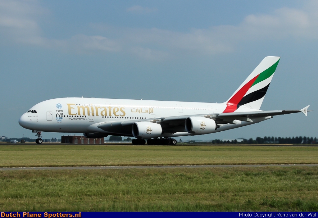 A6-EEZ Airbus A380-800 Emirates by Rene van der Wal