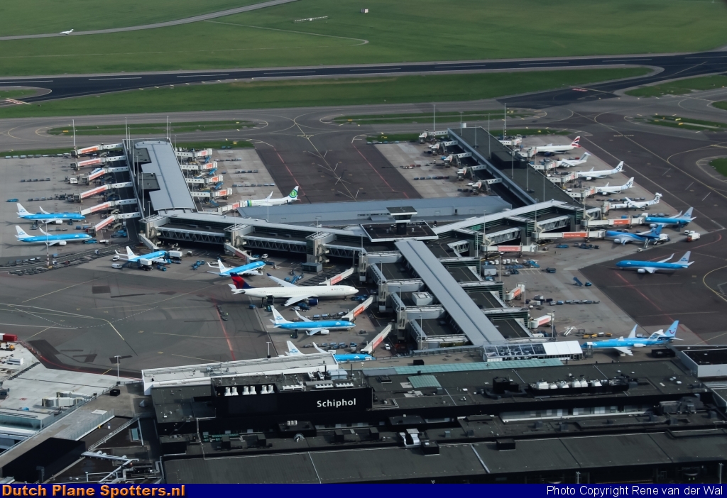EHAM Airport Airport Overview by Rene van der Wal