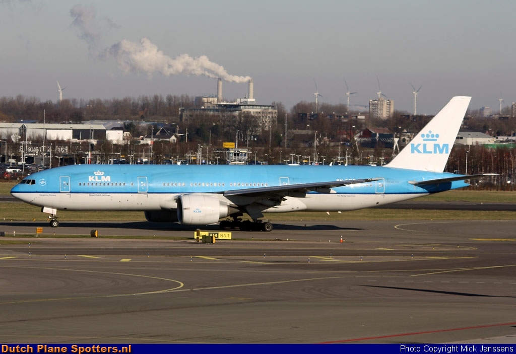 PH-BQD Boeing 777-200 KLM Royal Dutch Airlines by Mick Janssens