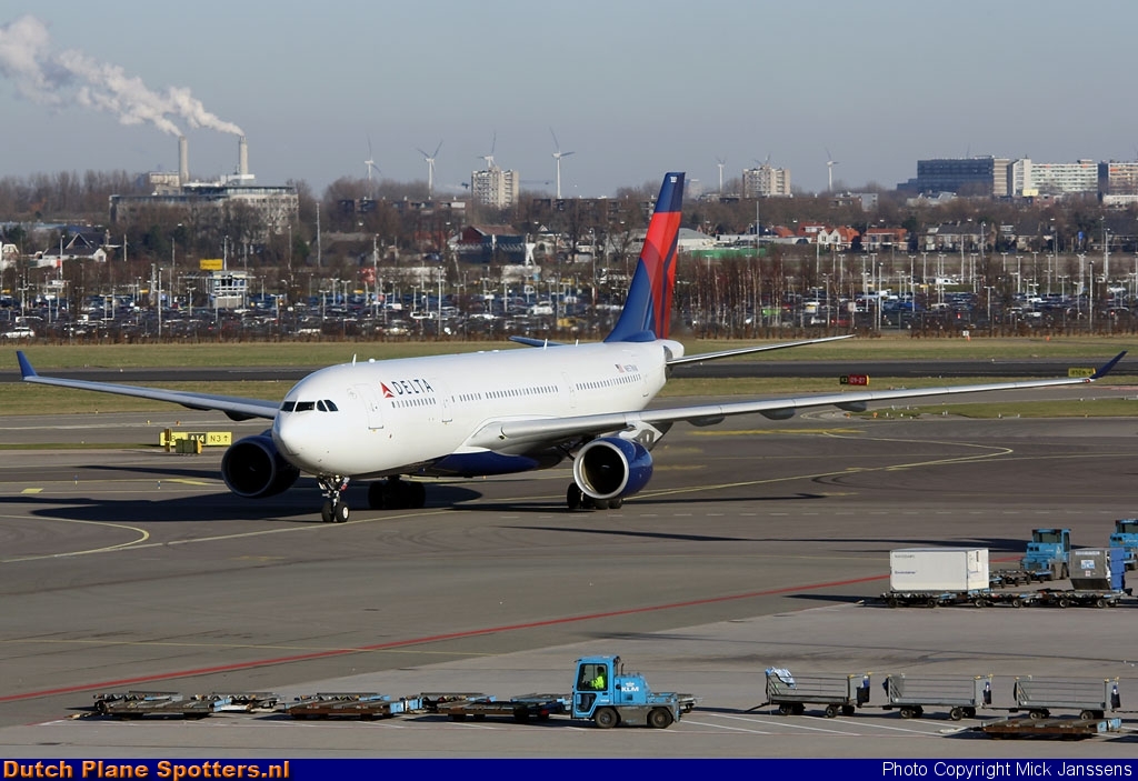 N857NW Airbus A330-200 Delta Airlines by Mick Janssens