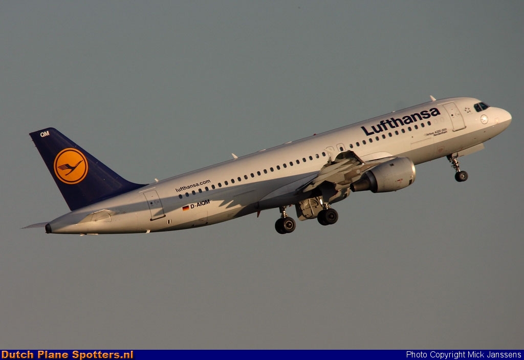 D-AIQM Airbus A320 Lufthansa by Mick Janssens