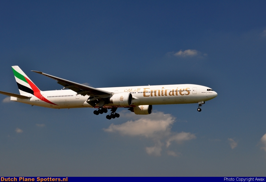 A6-EBC Boeing 777-300 Emirates by Awax