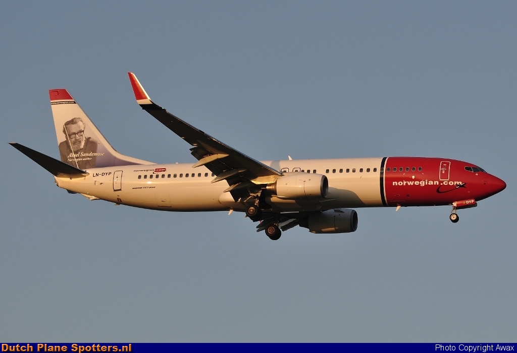 LN-DYP Boeing 737-800 Norwegian Air Shuttle by Awax