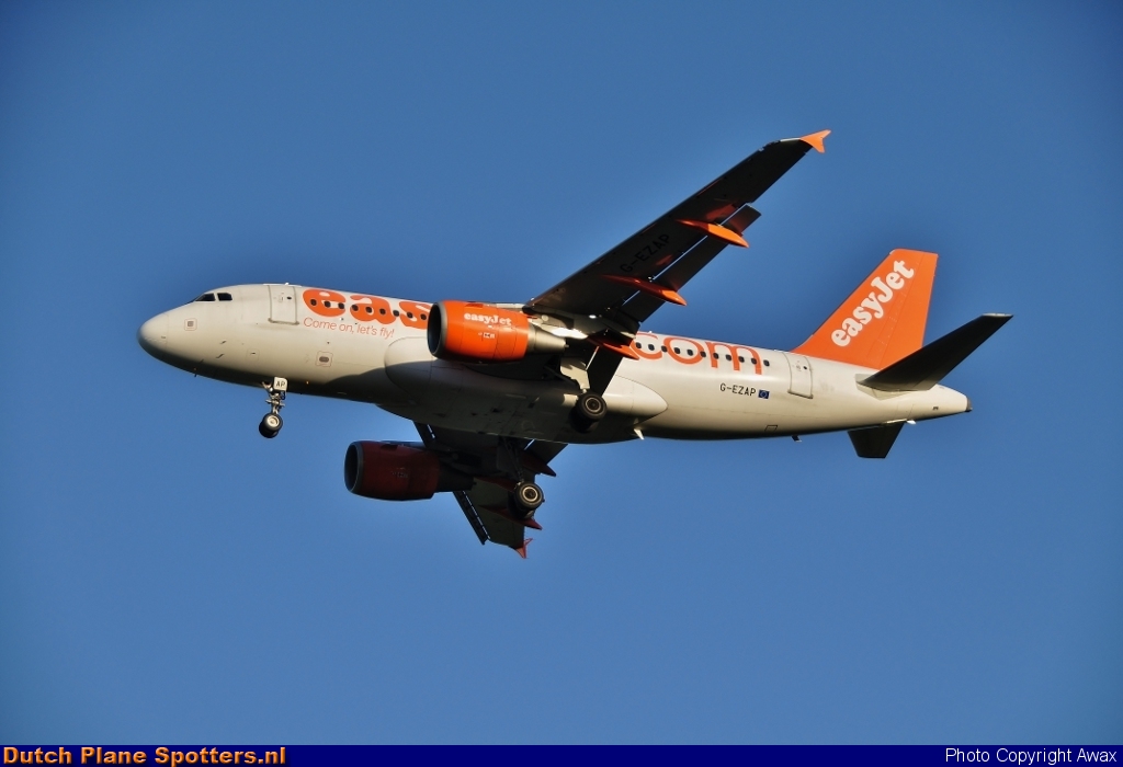 G-EZAD Airbus A319 easyJet by Awax