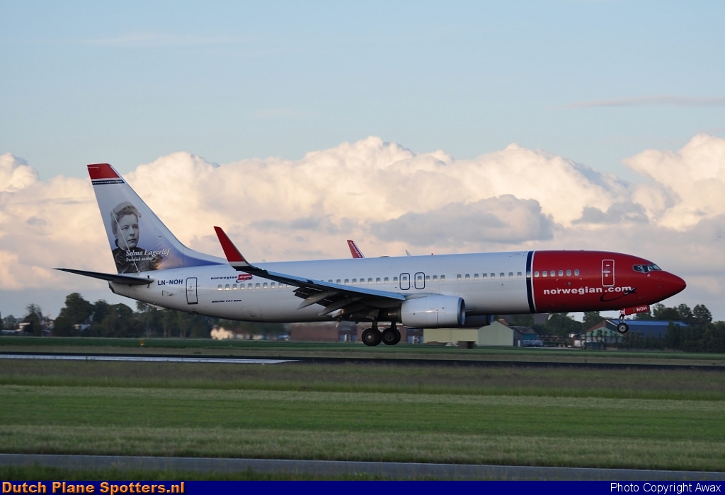LN-NOH Boeing 737-800 Norwegian Air Shuttle by Awax