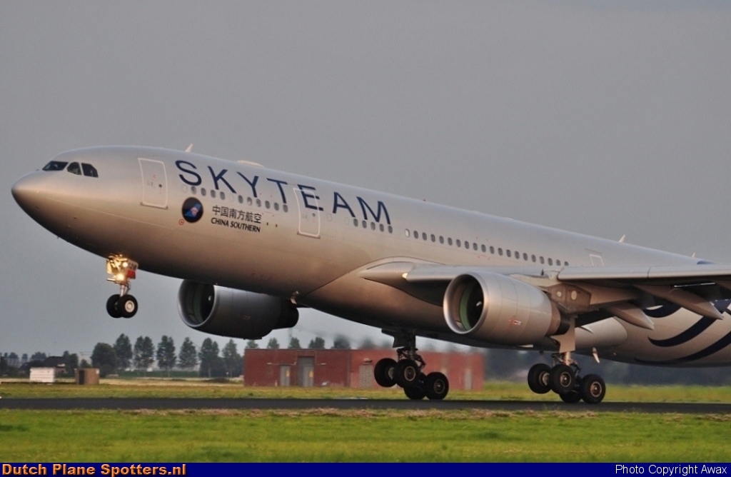 B-6528 Airbus A330-200 China Southern by Awax