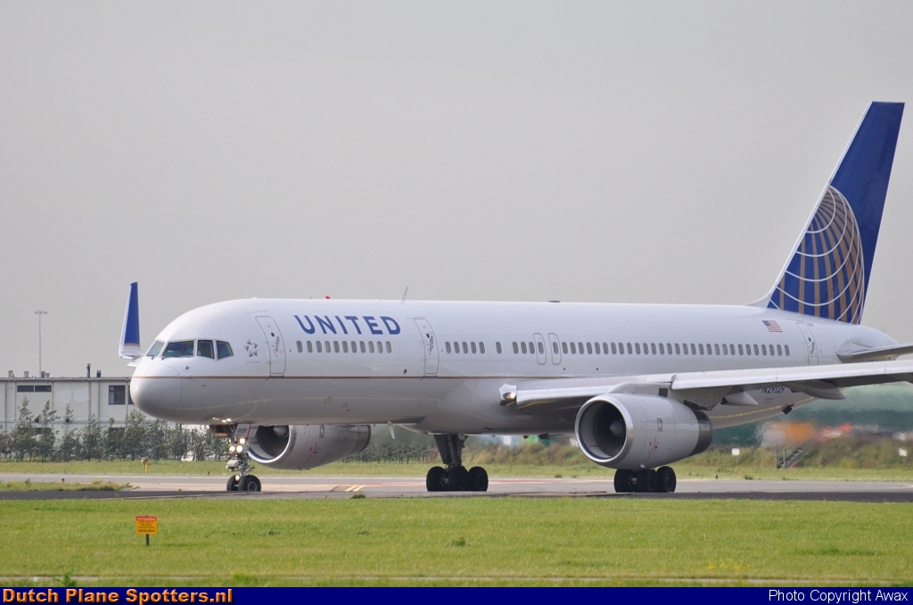 N29129 Boeing 757-200 United Airlines by Awax