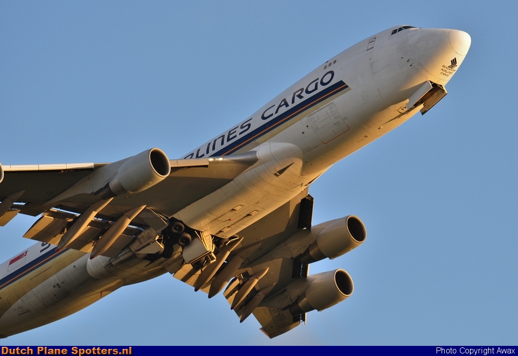 9V-SFK Boeing 747-400 Singapore Airlines Cargo by Awax