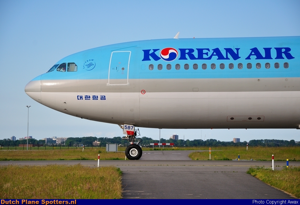HL7587 Airbus A330-300 Korean Air by Awax