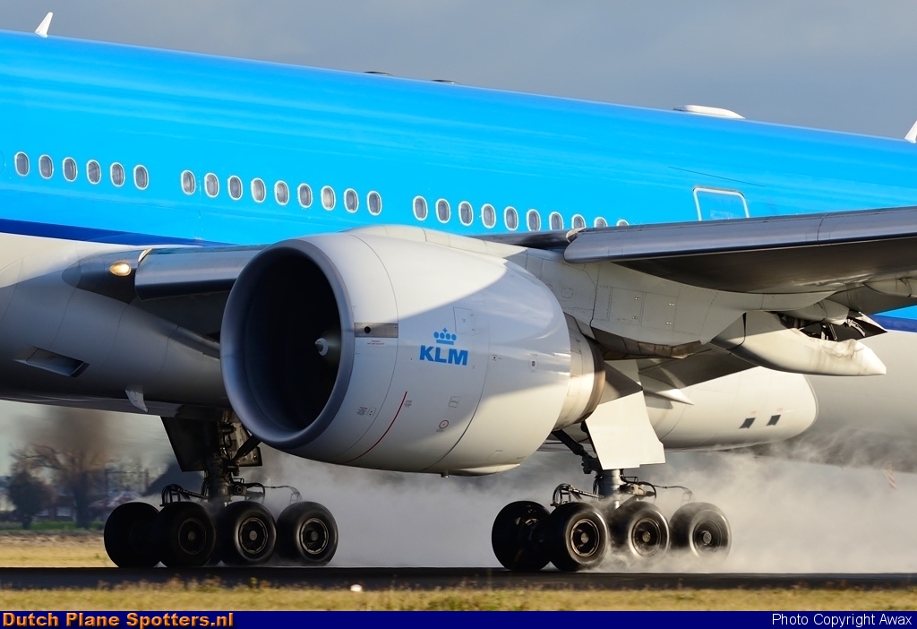 PH-BQD Boeing 777-200 KLM Royal Dutch Airlines by Awax