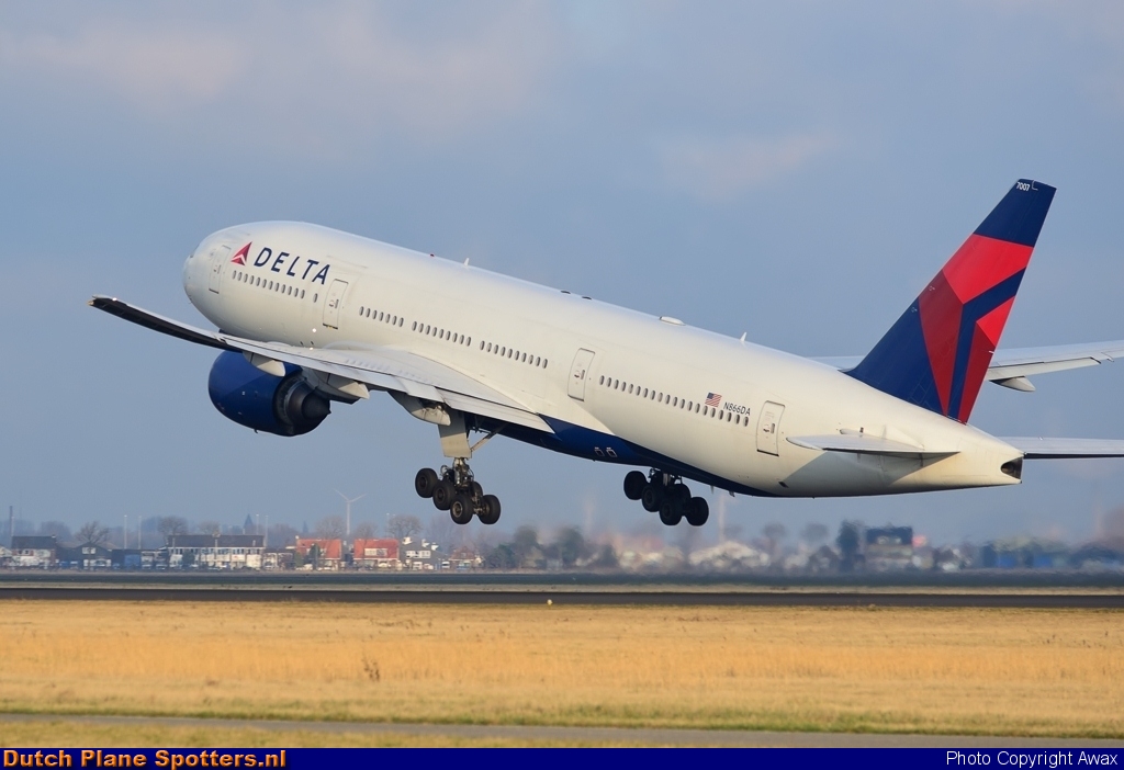 N866DA Boeing 777-200 Delta Airlines by Awax