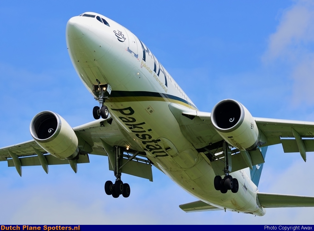 AP-BEQ Airbus A310 PIA Pakistan International Airlines by Awax