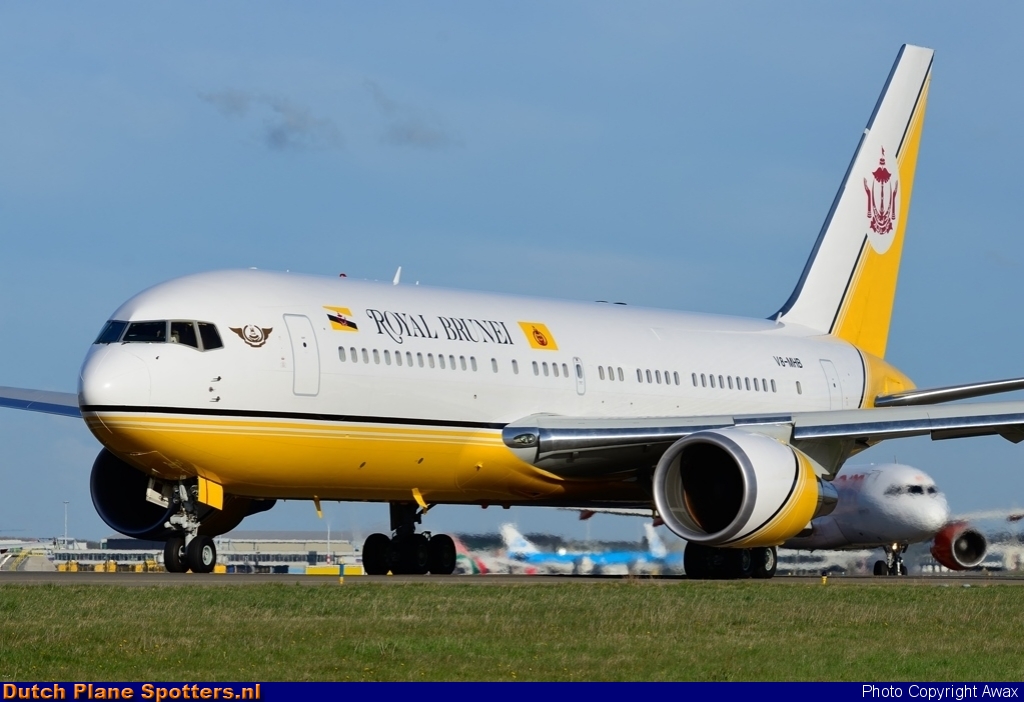 V8-MHB Boeing 767-200 Royal Brunei Airlines by Awax