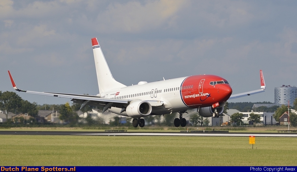 LN-NGR Boeing 737-800 Norwegian Air Shuttle by Awax