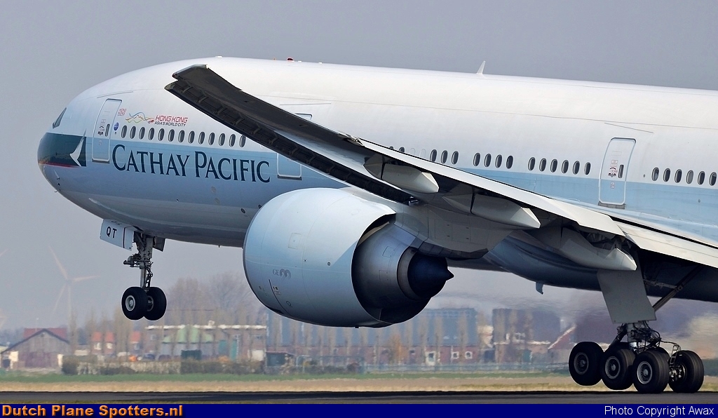 B-KQT Boeing 777-300 Cathay Pacific by Awax