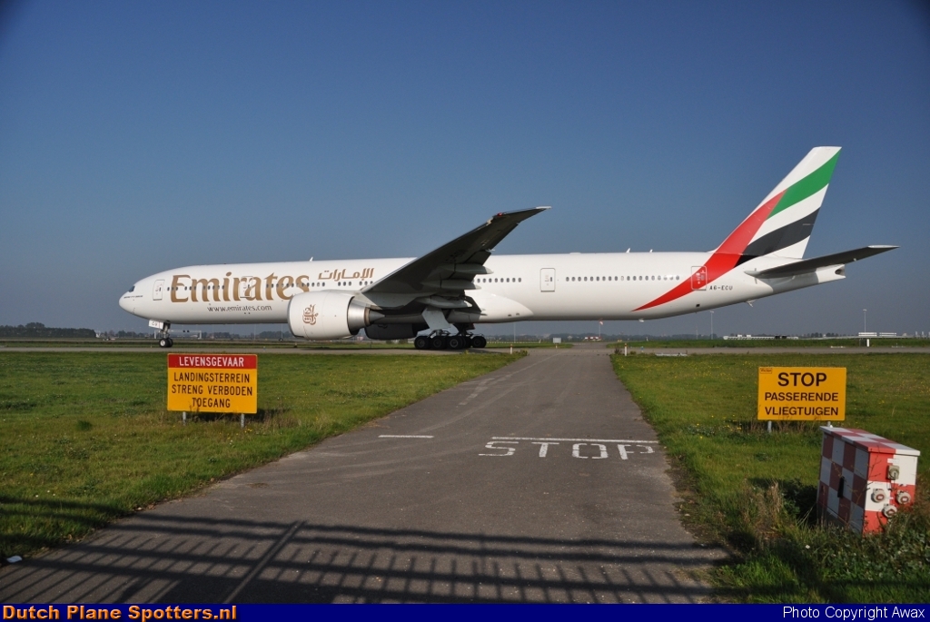 A6-ECU Boeing 777-200 Emirates by Awax