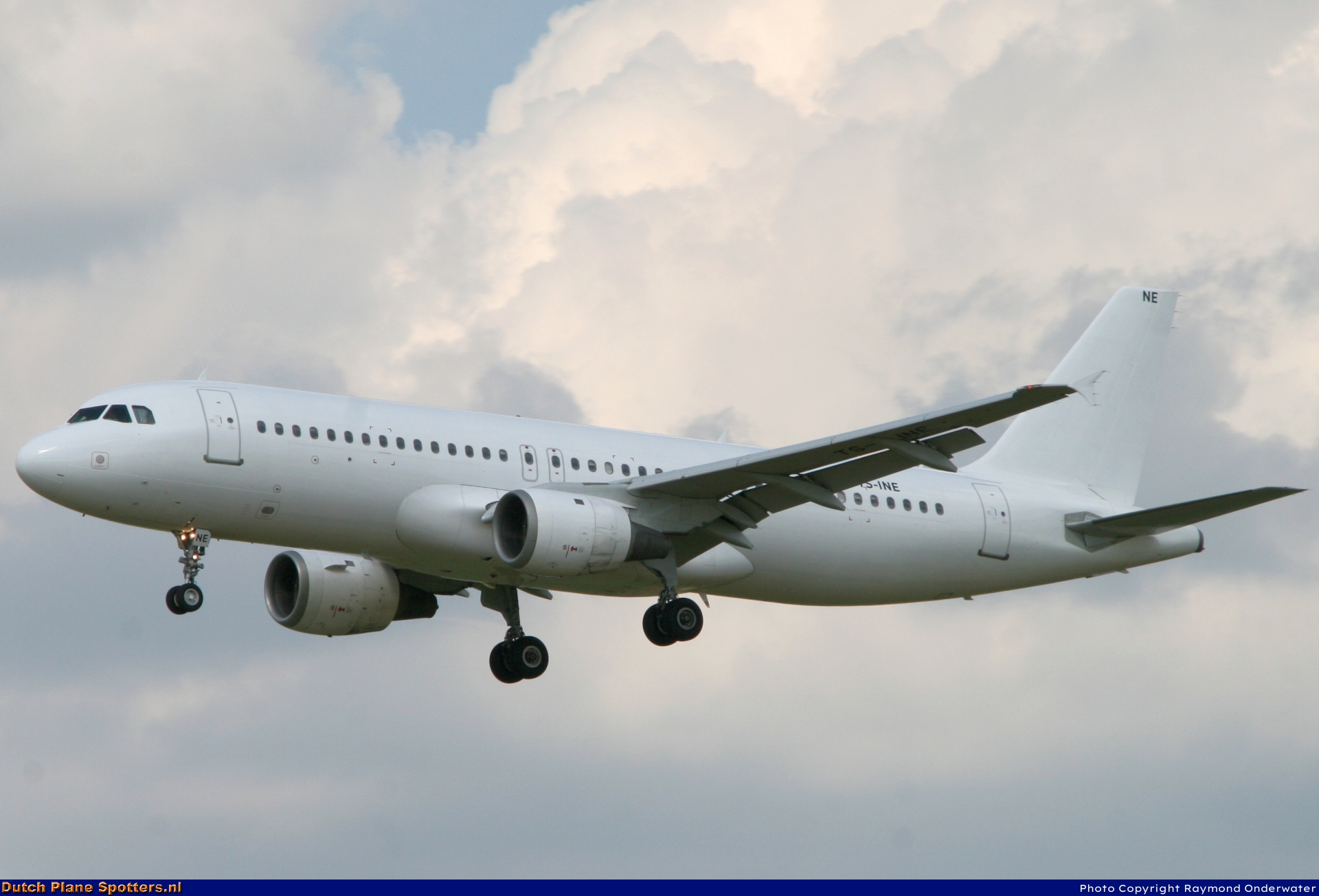 TS-INE Airbus A320 Nouvelair by Raymond Onderwater