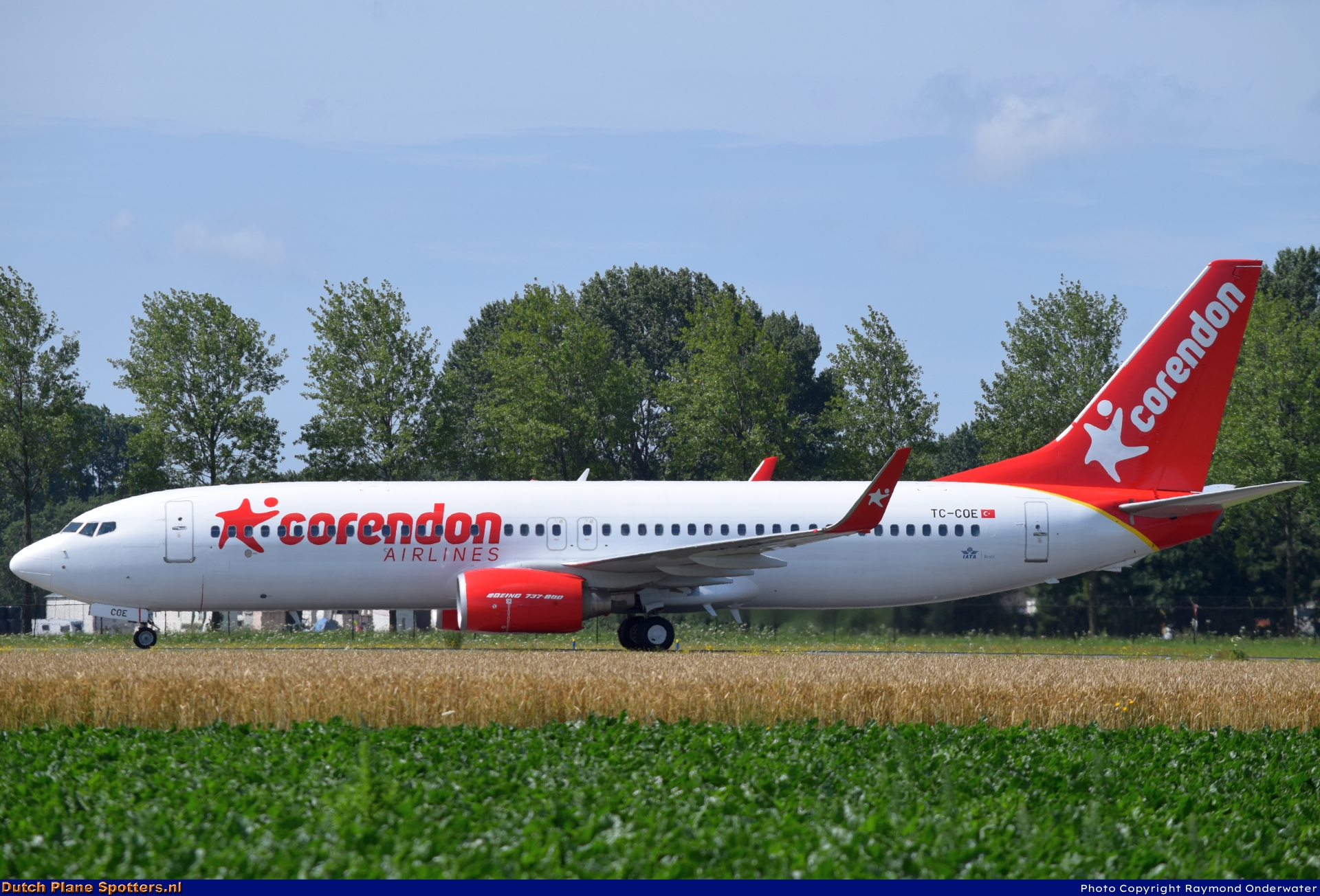 TC-COE Boeing 737-800 Corendon Airlines by Raymond Onderwater
