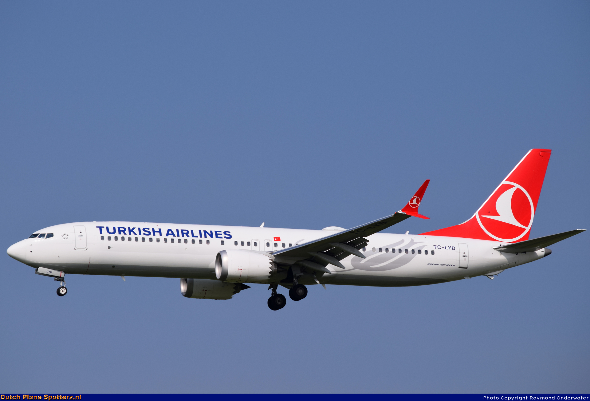 TC-LYB Boeing 737 MAX 9 Turkish Airlines by Raymond Onderwater