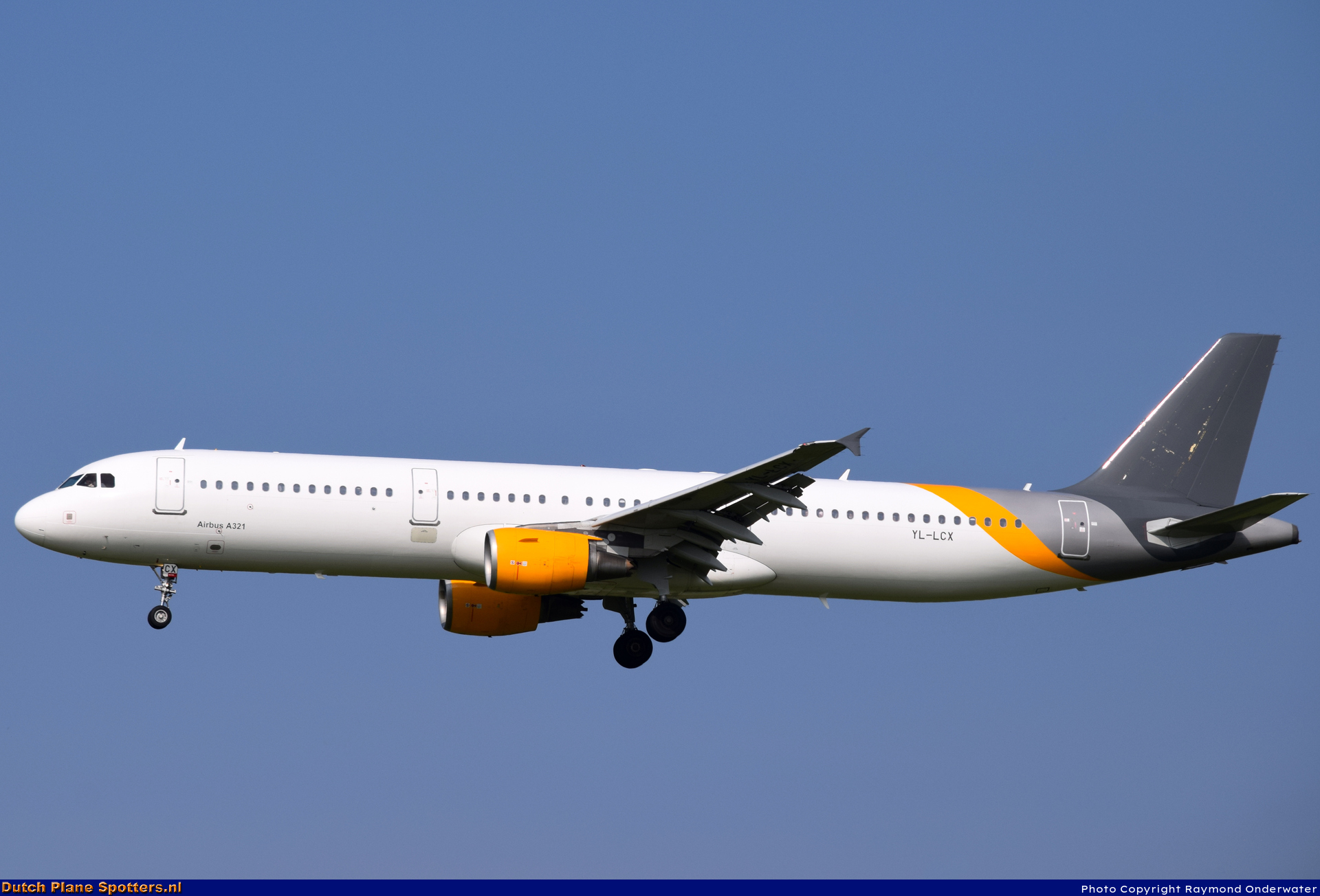 YL-LCX Airbus A321 SmartLynx Airlines by Raymond Onderwater