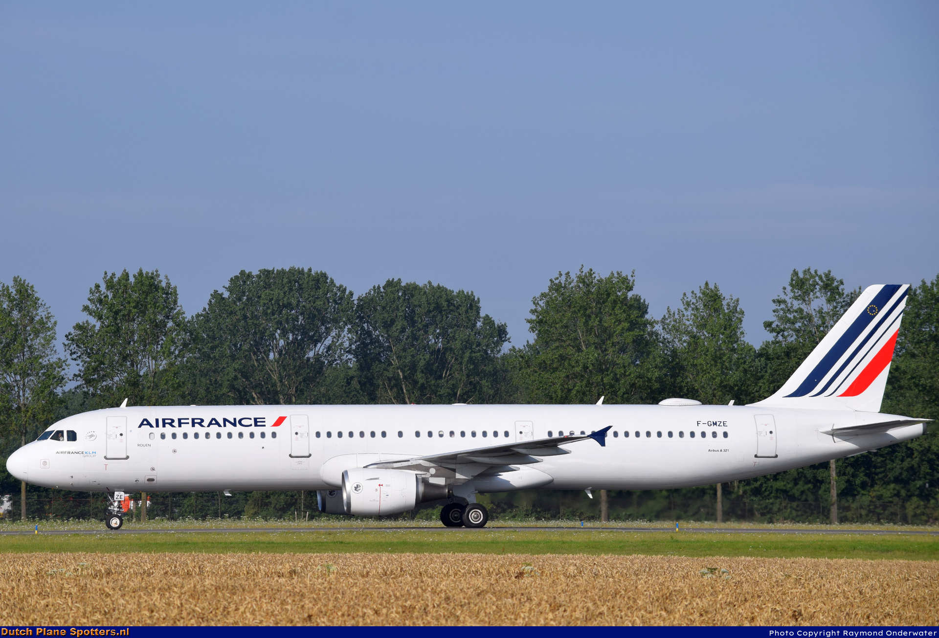 F-GMZE Airbus A321 Air France by Raymond Onderwater
