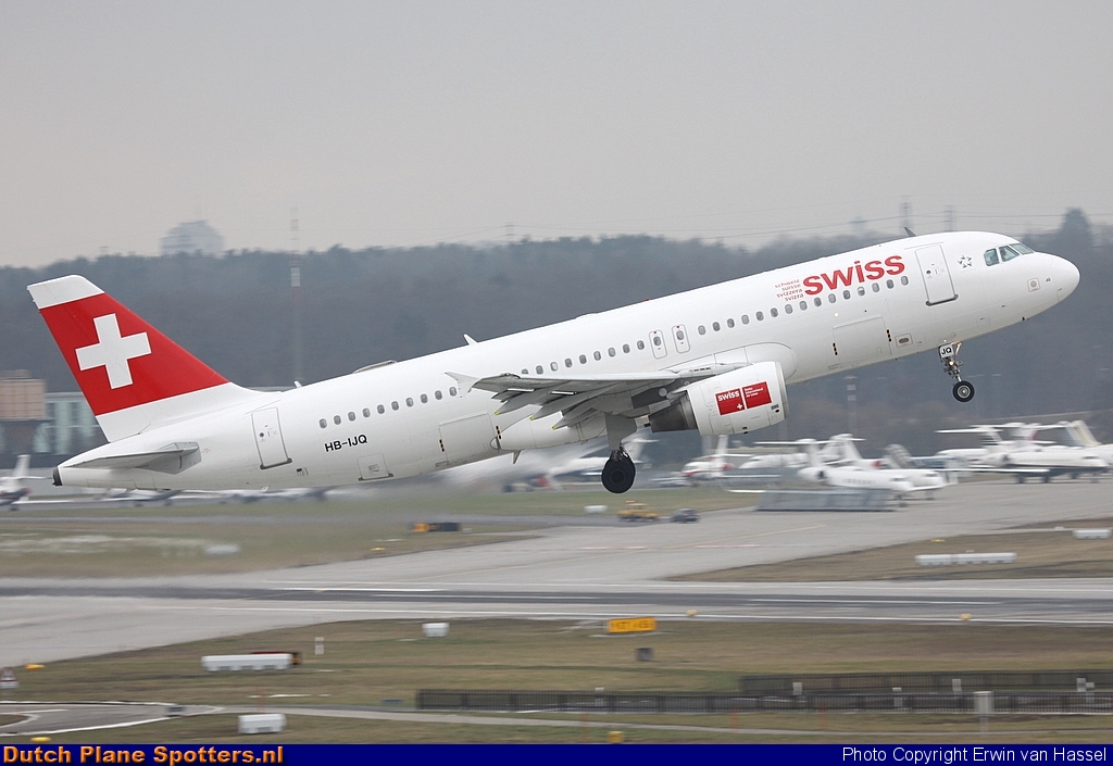 HB-IJQ Airbus A320 Swiss International Air Lines by Erwin van Hassel