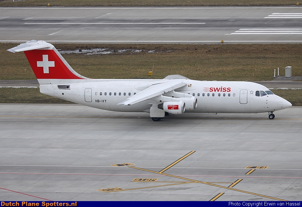 HB-IYT BAe 146 Swiss International Air Lines by Erwin van Hassel