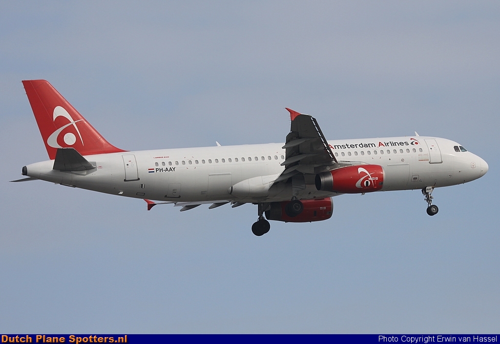 PH-AAY Airbus A320 Amsterdam Airlines by Erwin van Hassel