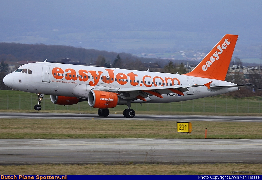 G-EZED Airbus A319 easyJet by Erwin van Hassel