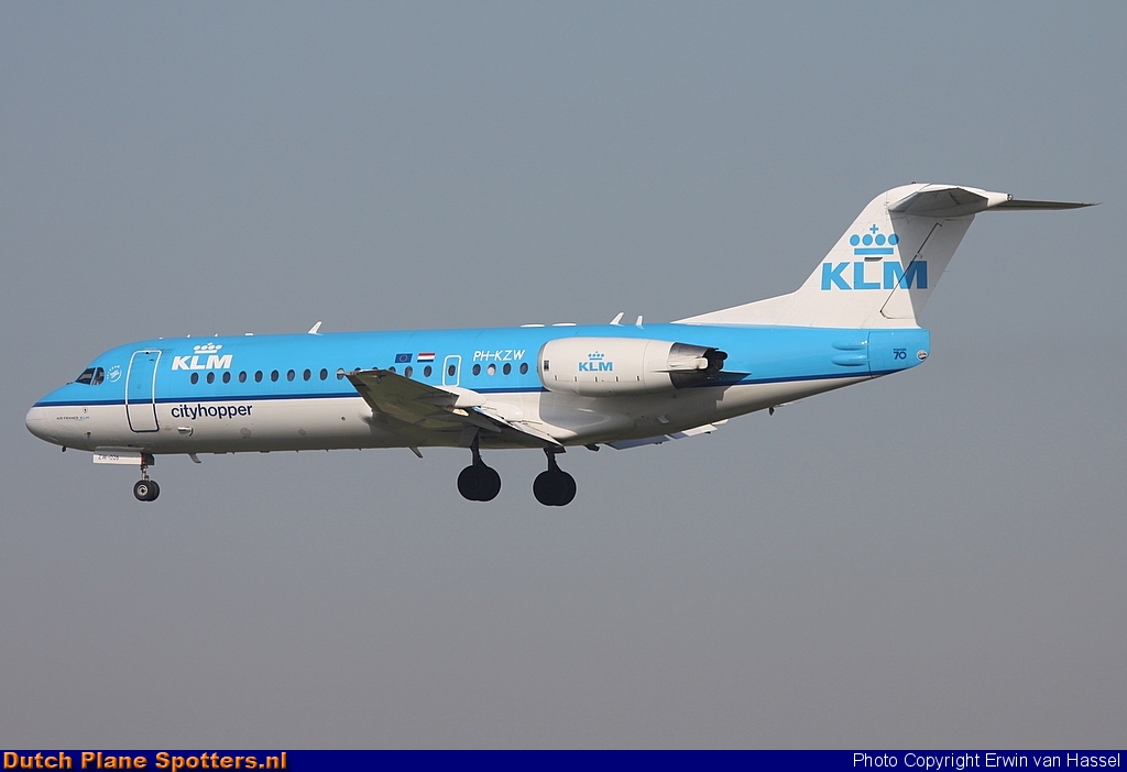 PH-KZW Fokker 70 KLM Cityhopper by Erwin van Hassel