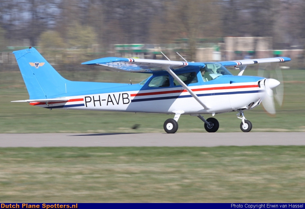 PH-AVB Cessna 172 Skyhawk Vliegclub Teuge by Erwin van Hassel